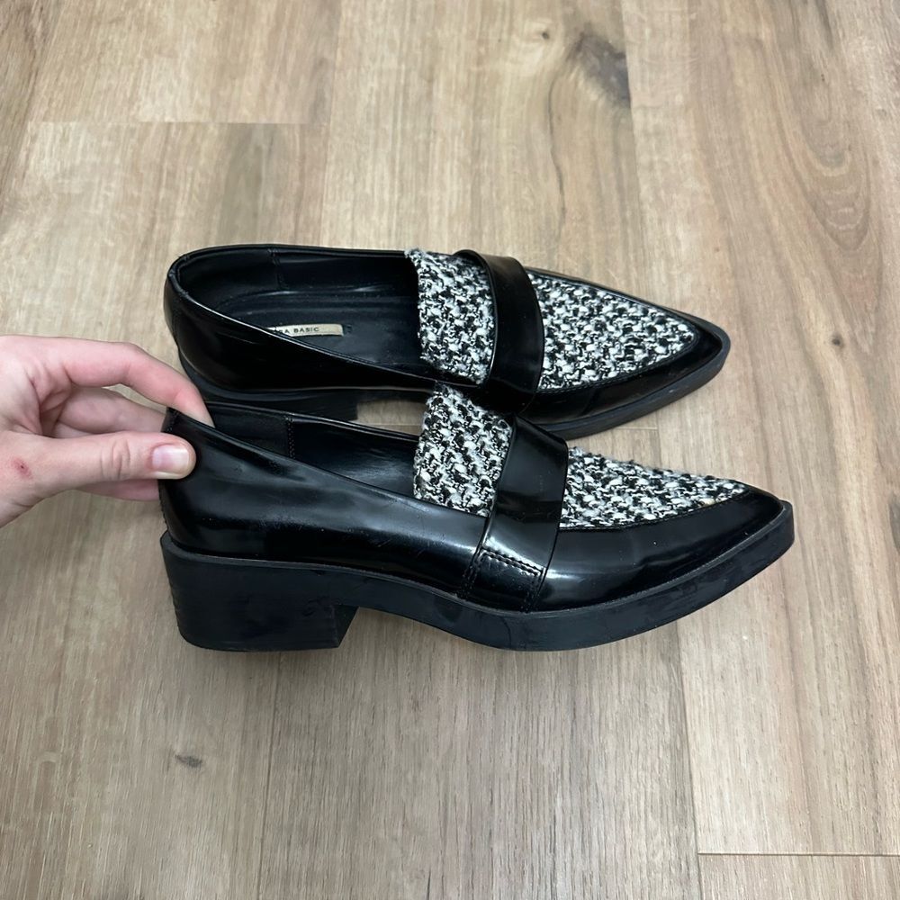 Zara Pointy Toe Patent Leather Loafers Sz 8.5